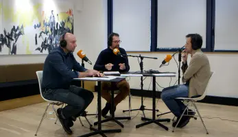 à gauche Stéphane Maciag, secrétaire général de la Fédération CFDT de la métallurgie, au milieu : Anthony Perrocheau, coordinateur CFDT chez Thalès, et à droite : Dominique Primault, équipe confédérale CFDT (il mène l'interview)